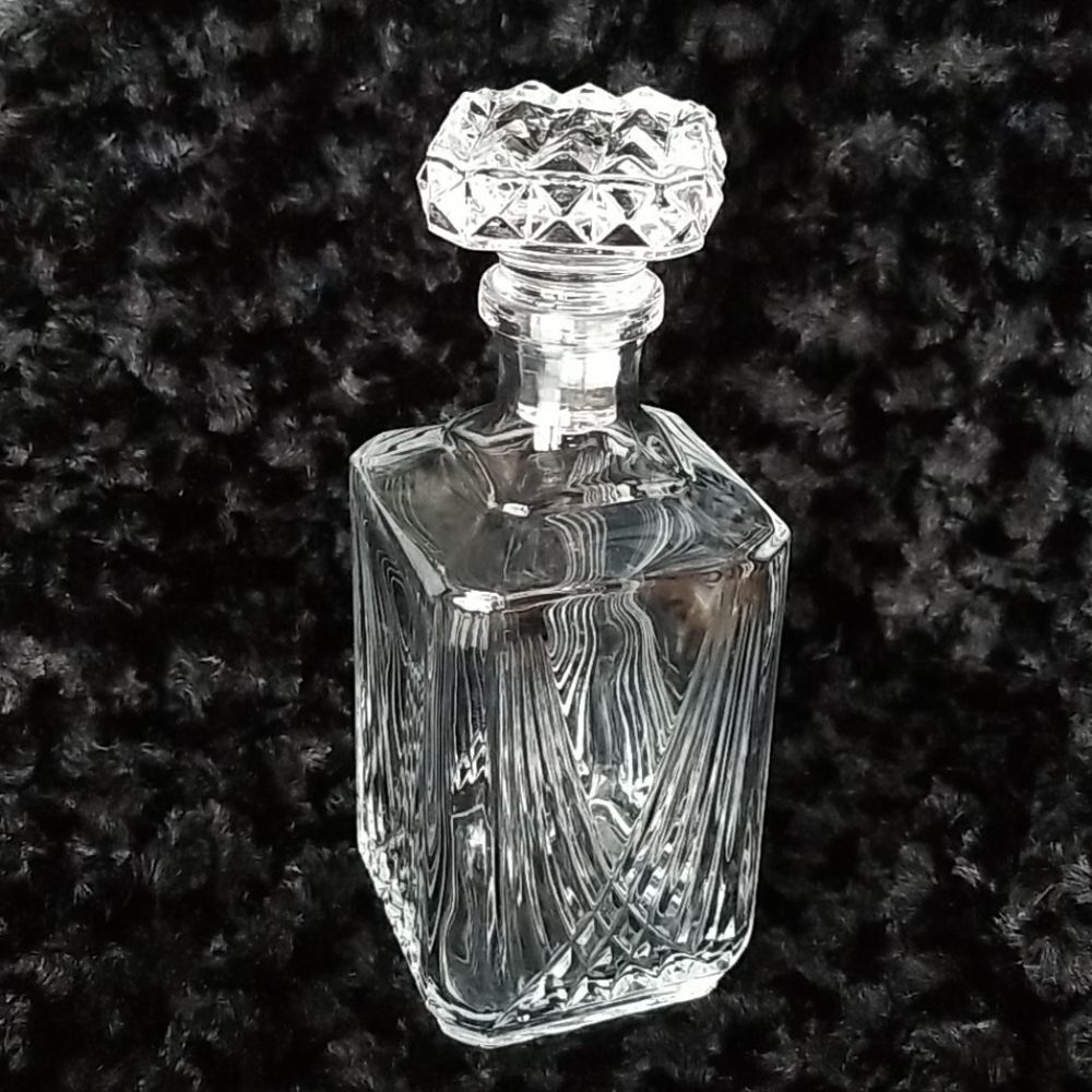 Vintage Glass Crystal Liquor or Wine Decanter with Stopper - Picture 1 of 6